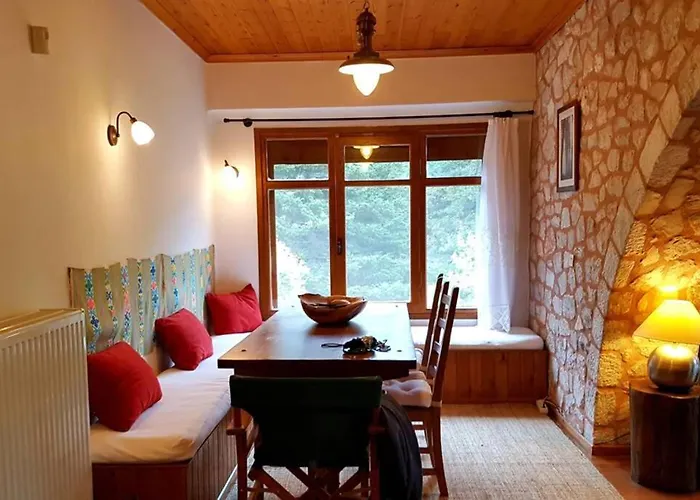 Alpstuga Elati Hills